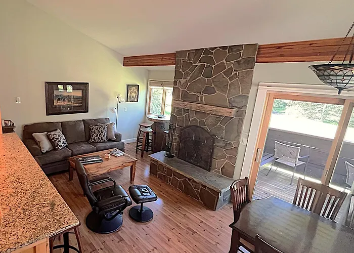 Gorgeous Jackson Hole In Location With Great Views And Private Deck With Barbeque!